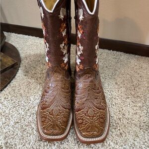 Brown Embroidered Women's Western Boots